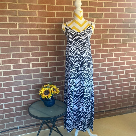 Gap Patterned Maxi Dress - Picture 1 of 13